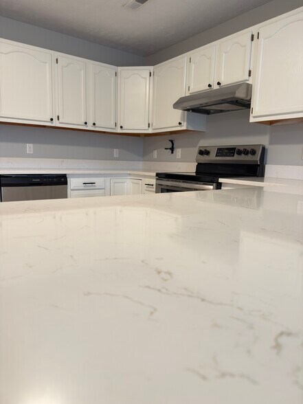 Building Photo - 113 Rystan Pl