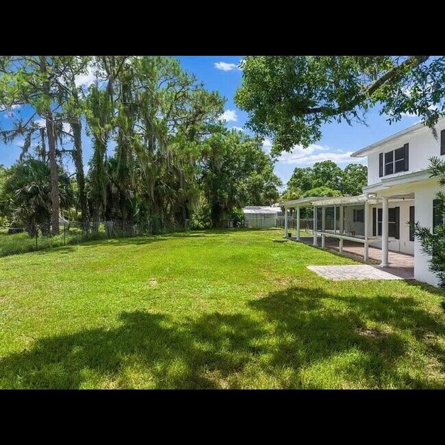 Building Photo - 960 48th Ave