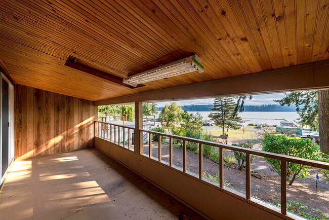 Building Photo - BEAUTIFUL CABIN STYLE HOME ACROSS FROM SIL...