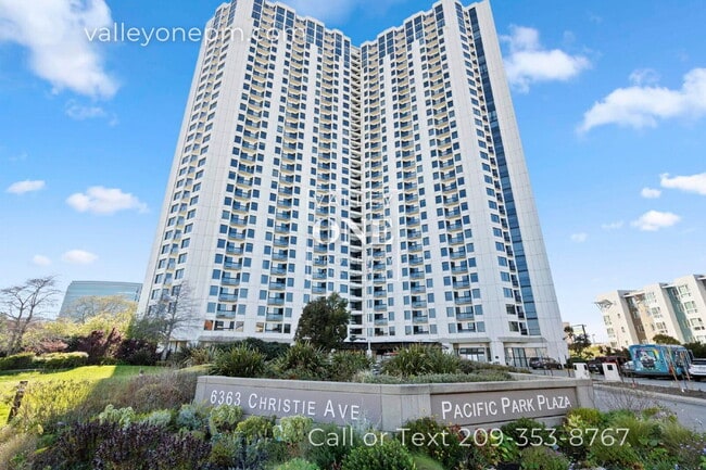 Building Photo - Fully Furnished Condo With Panoramic San Francisco Bay Views and Unbeatable Amenities