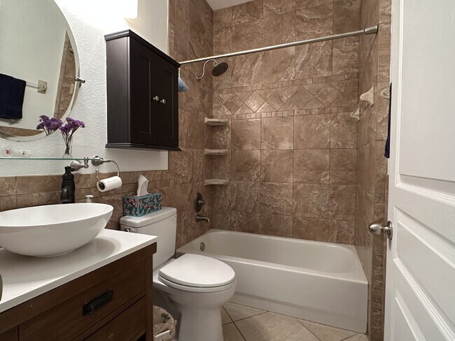Building Photo - Your Dream Golf Lifestyle Awaits in Fairwa...