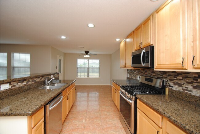 Building Photo - 3318 Fountain Hills Dr