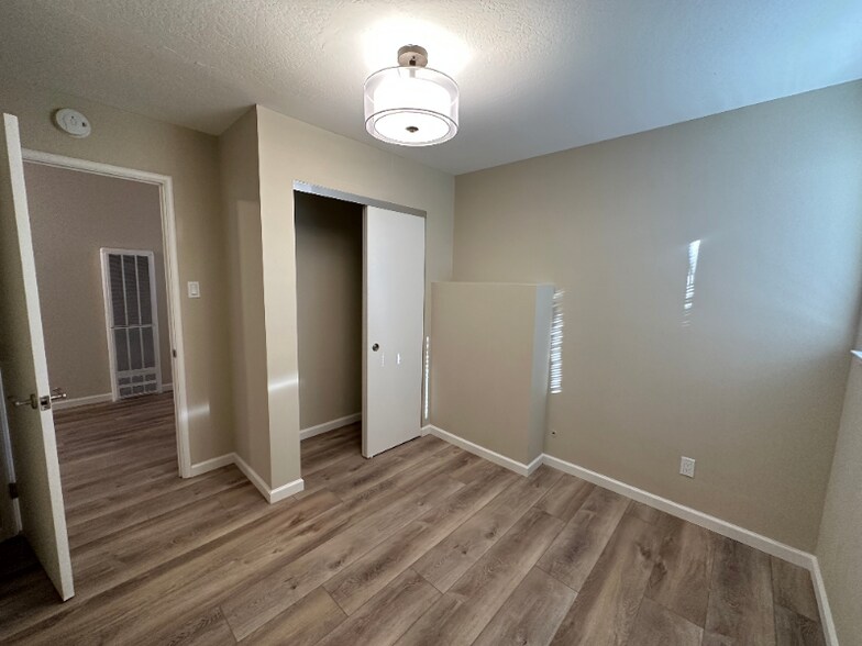 Building Photo - 1375 Columbia St