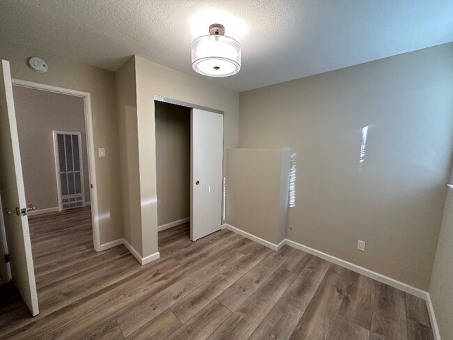 Building Photo - 1375 Columbia St