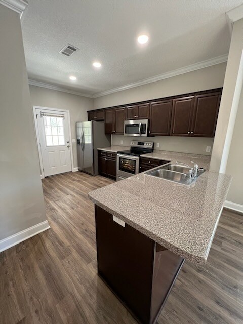 Building Photo - 7010 Catalina Dr