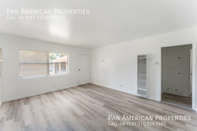 Building Photo - 546 W D St