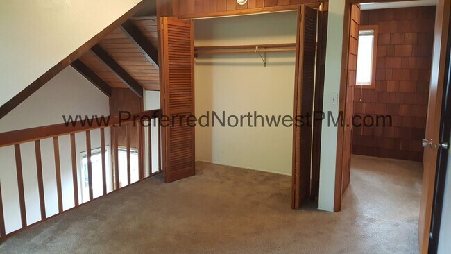 Building Photo - 2233 Monterey Ln