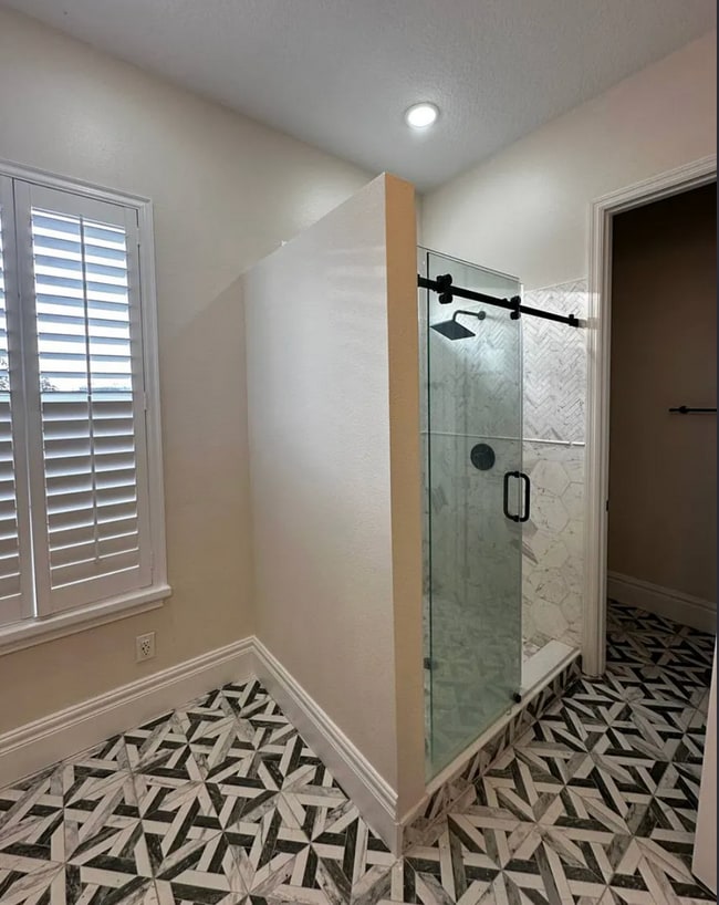 Building Photo - 3006 W Heiter St