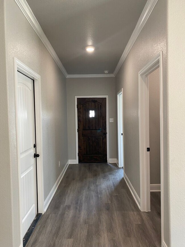 Building Photo - 1615 Black Kettle Trl