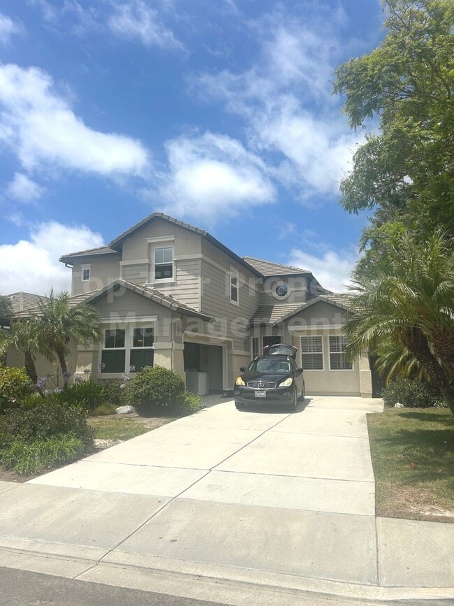 Building Photo - ***Gorgeous 4 bed / 3 bath / 2,585 sqft House in Calavera Hills - Available 07/01***