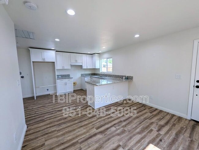 Building Photo - 156 E Marshall Blvd