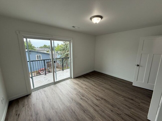 Building Photo - 2603 SW Pickford St