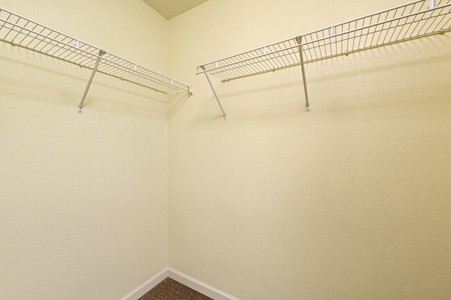 Building Photo - 3 Bed 2.5 Bath Home in Green Valley Ranch!