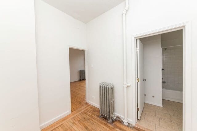 Building Photo - 730 W Cornelia Ave