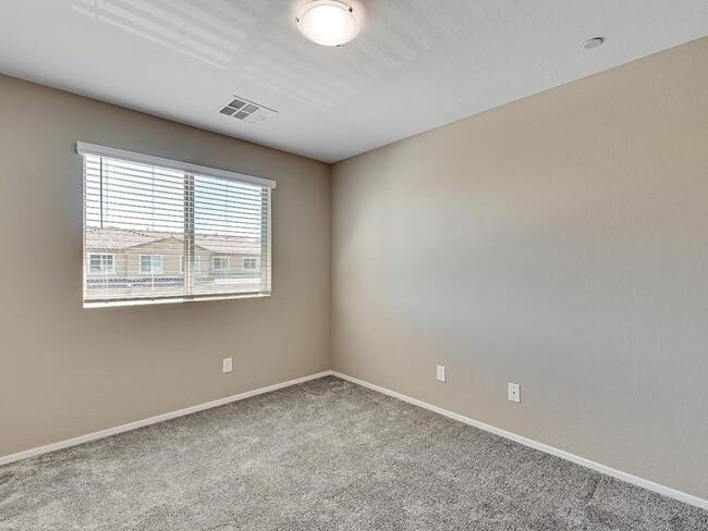 Building Photo - 21 Alamere Falls Dr