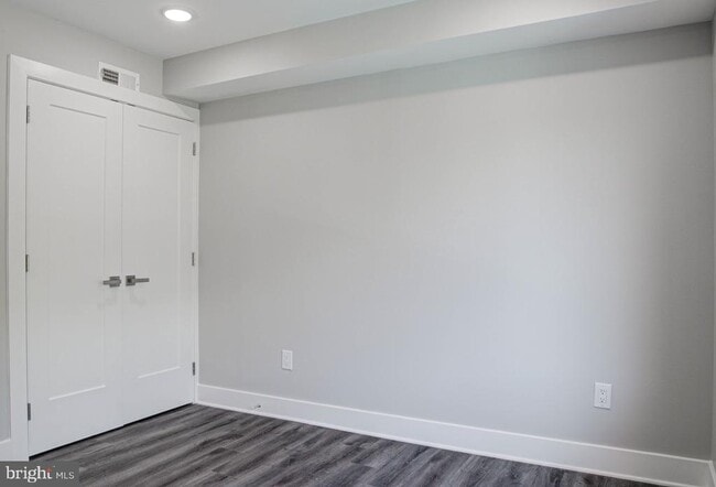 Building Photo - 540 S 52nd St