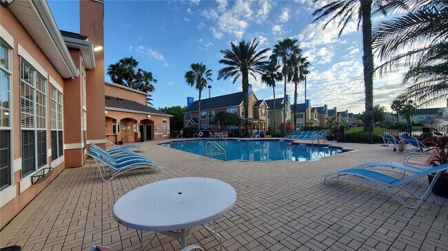 Building Photo - 9141 Lee Vista Blvd