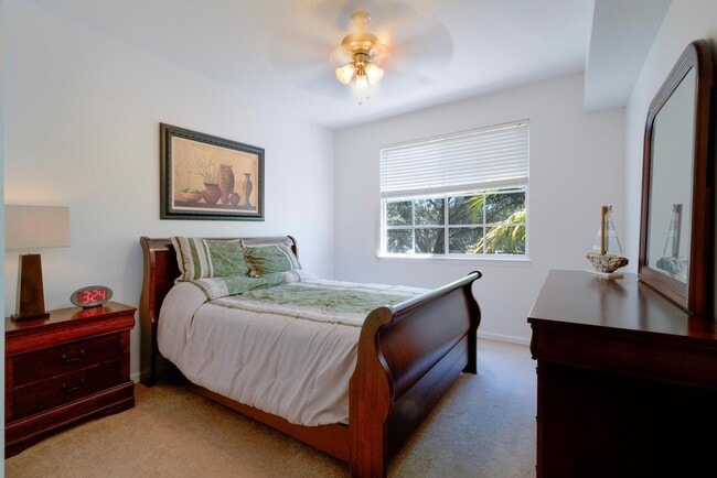 Building Photo - 5205 Myrtlewood Cir E