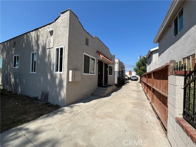 Building Photo - 1735 W 84th Pl