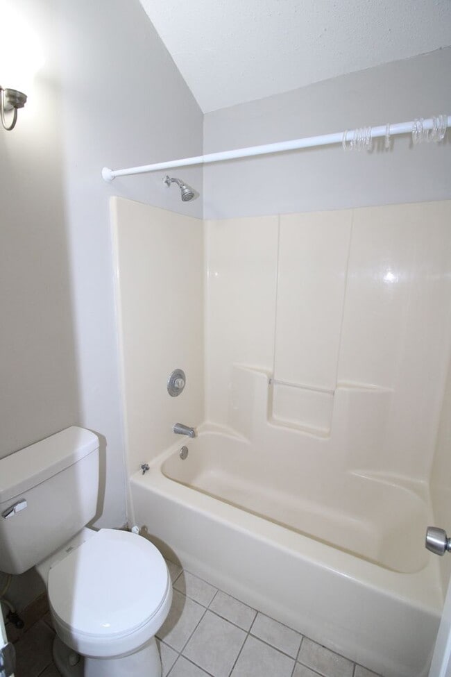 Building Photo - 3BR/2BA Home for Rent: Available Immediately