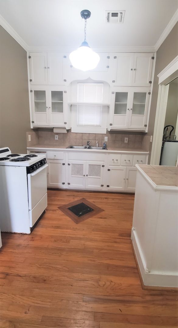 Building Photo - 2351 NW 18th St