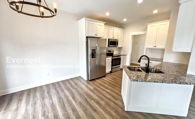 Building Photo - 2823 Kirkman Rd