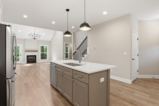 Building Photo - 238 Sugartree Ln