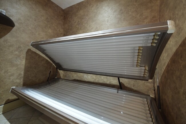 Building Photo - Brookhaven Condo