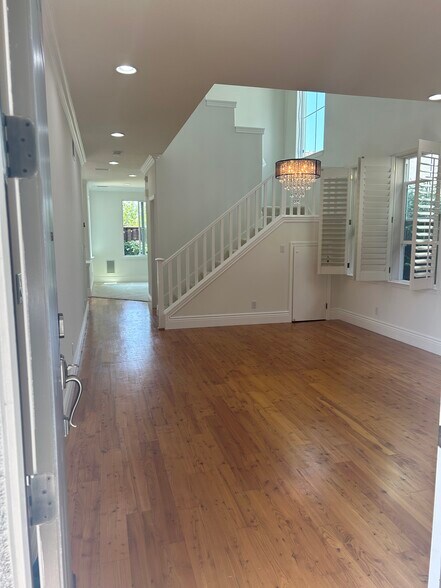 Living Room - 2553 McLaren Ln