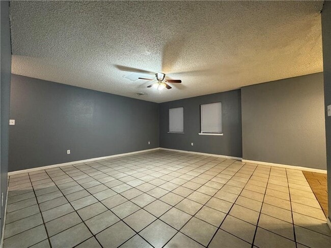 Building Photo - 312 S Halsey St