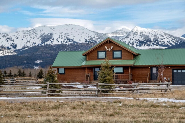 Building Photo - 4535 Roxanne St