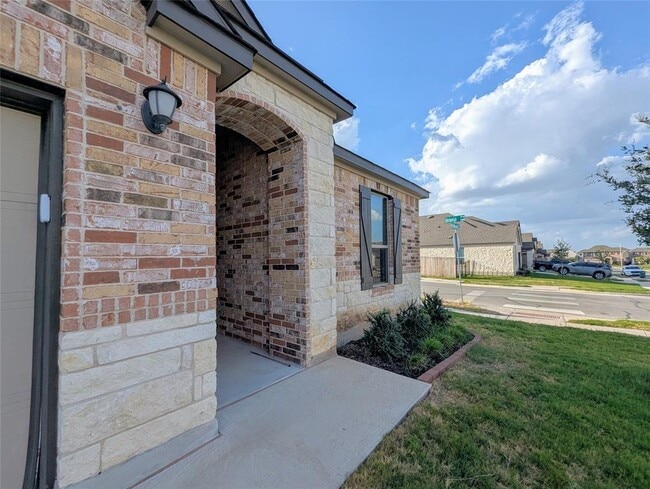 Building Photo - 8100 Philbrook Dr