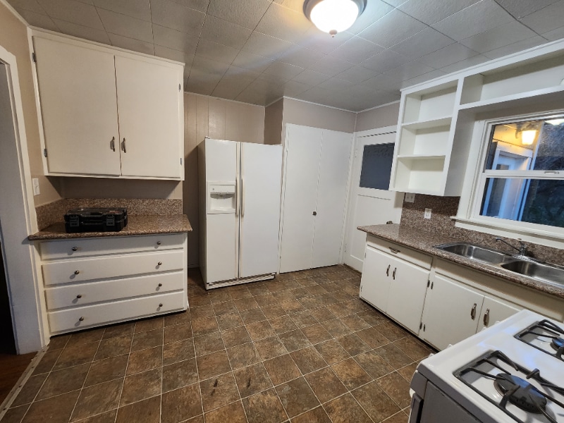 Building Photo - 16619 Old Stagecoach Rd