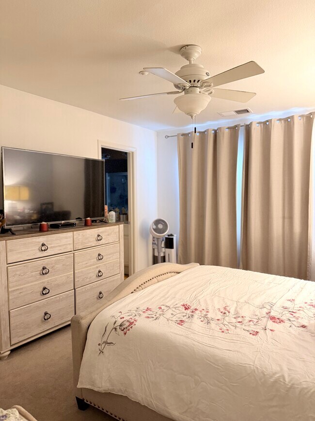 Building Photo - Grazia Way