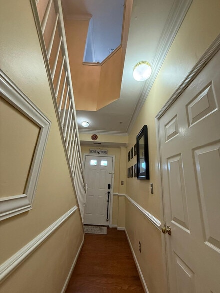 Building Photo - 4105 Cressida Pl