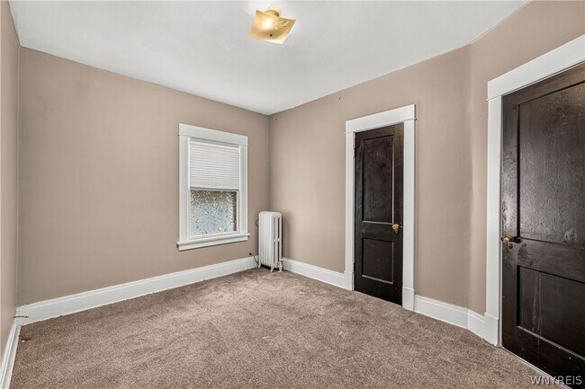 Building Photo - 41 Crestwood Ave