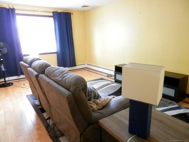 Building Photo - 47 Fort Hill Ave