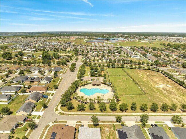 Building Photo - 330 Pheasant Dr