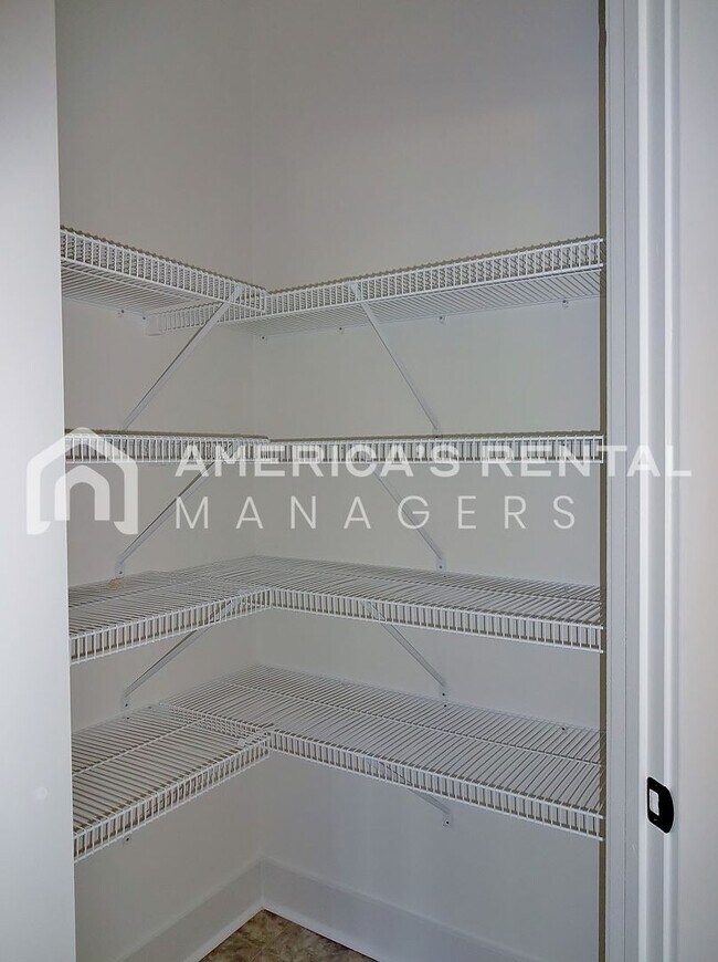Building Photo - 4379 Shivas Way