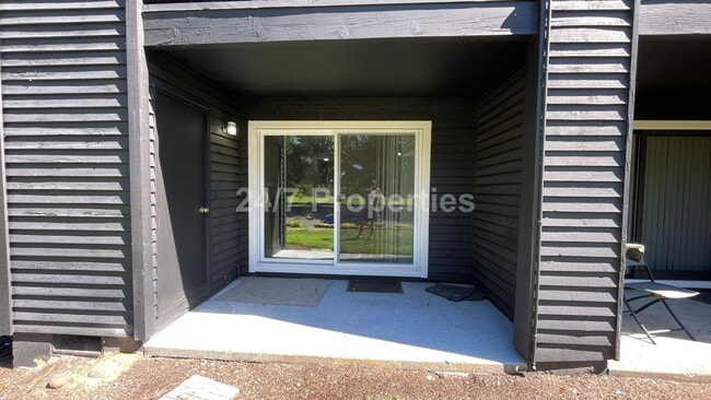 Building Photo - Beautiful 2 BD | 2 BA Condo w/ Amenities- ...
