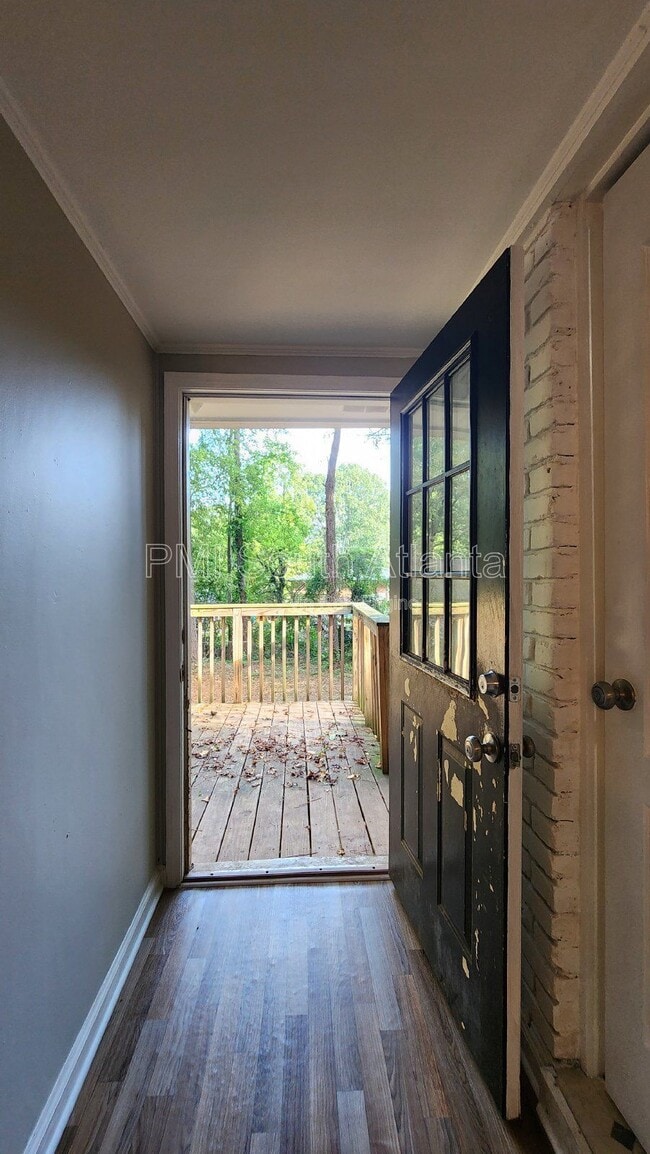 Building Photo - 1028 Tamarack Trail