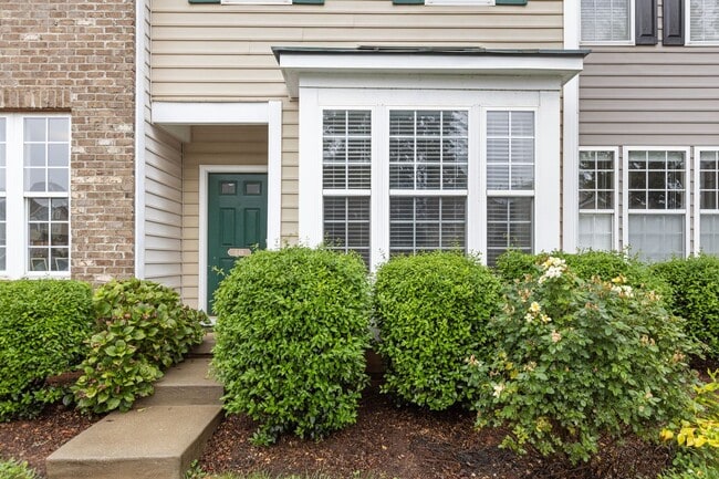 Building Photo - Spacious 3 story Townhome-Close to Downtown Raleigh- Renaissance Park-Available Now!
