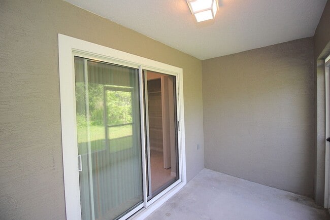 Building Photo - Roomy 3 Bed 2 Bath 1 Car Grg Home for rent...
