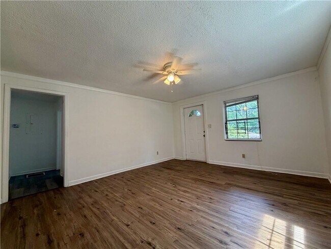 Building Photo - 1070 Ollie Cir NW