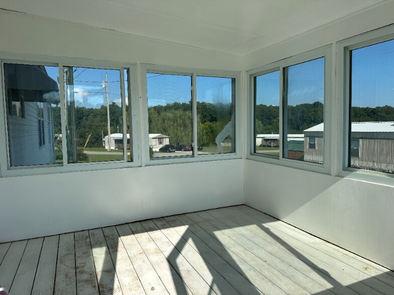 Building Photo - 122 James Way