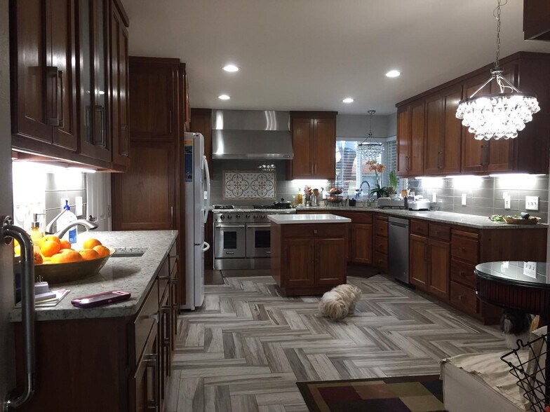 Kitchen - 37449 Rockwood Dr
