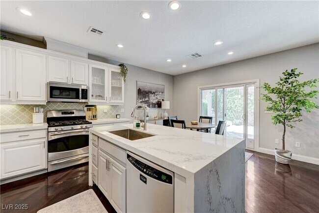 Building Photo - 937 Ambrosia Dr