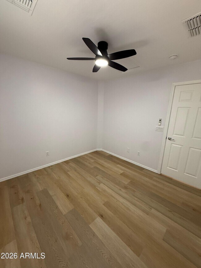 Building Photo - 4752 E Laurel Ave