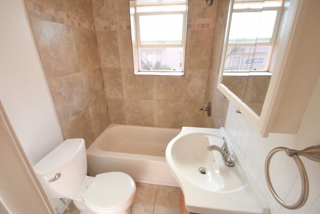 Building Photo - Summer 2026 Prelease! 1 Bedroom Apartment on the Hill