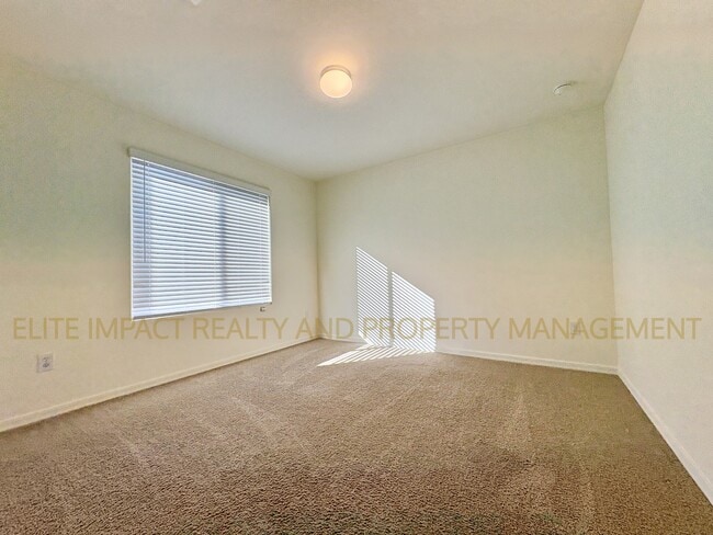 Building Photo - 11684 W Vanderbilt Farms Way